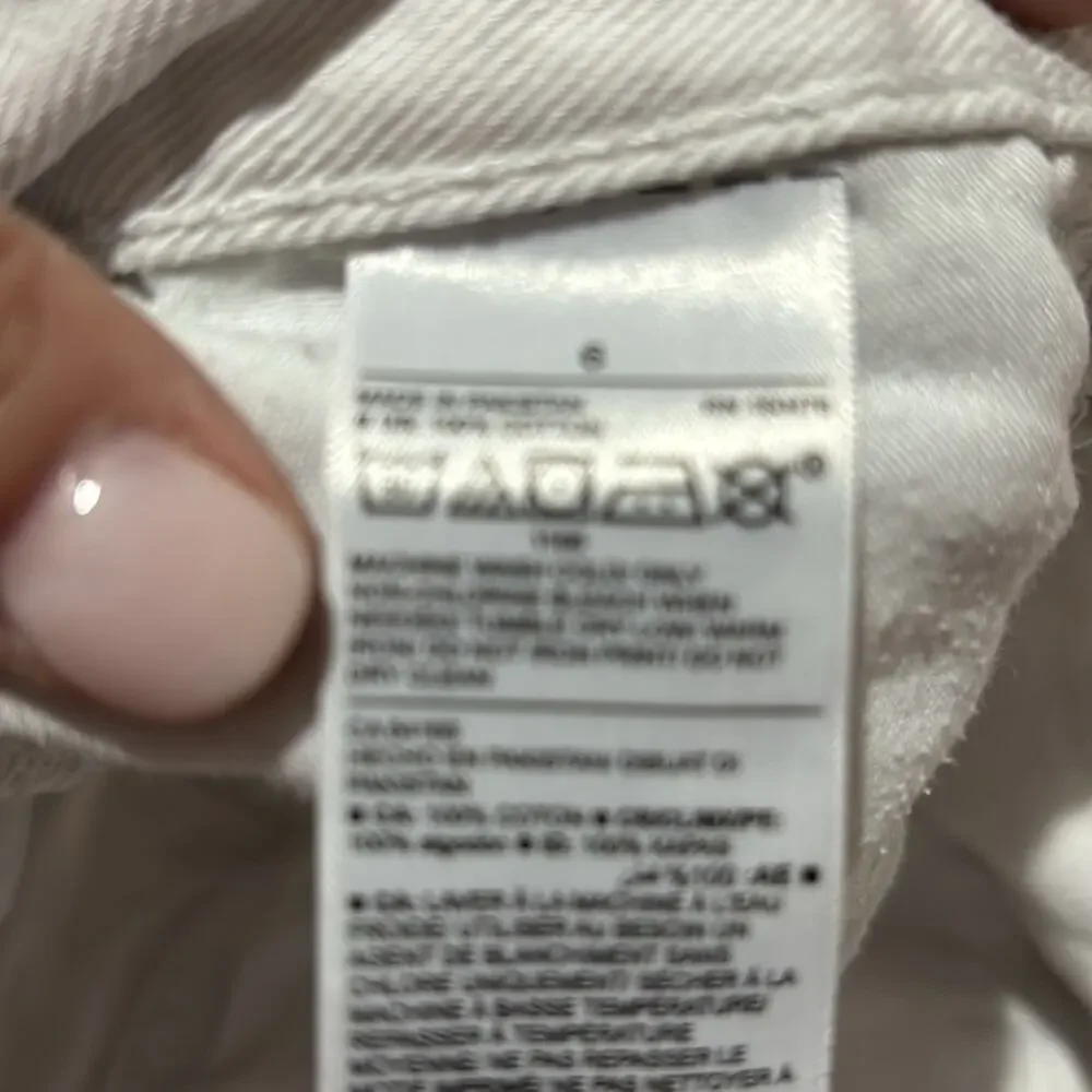 Old Navy 6 White Shorts adjustable waist line cuffs cotton